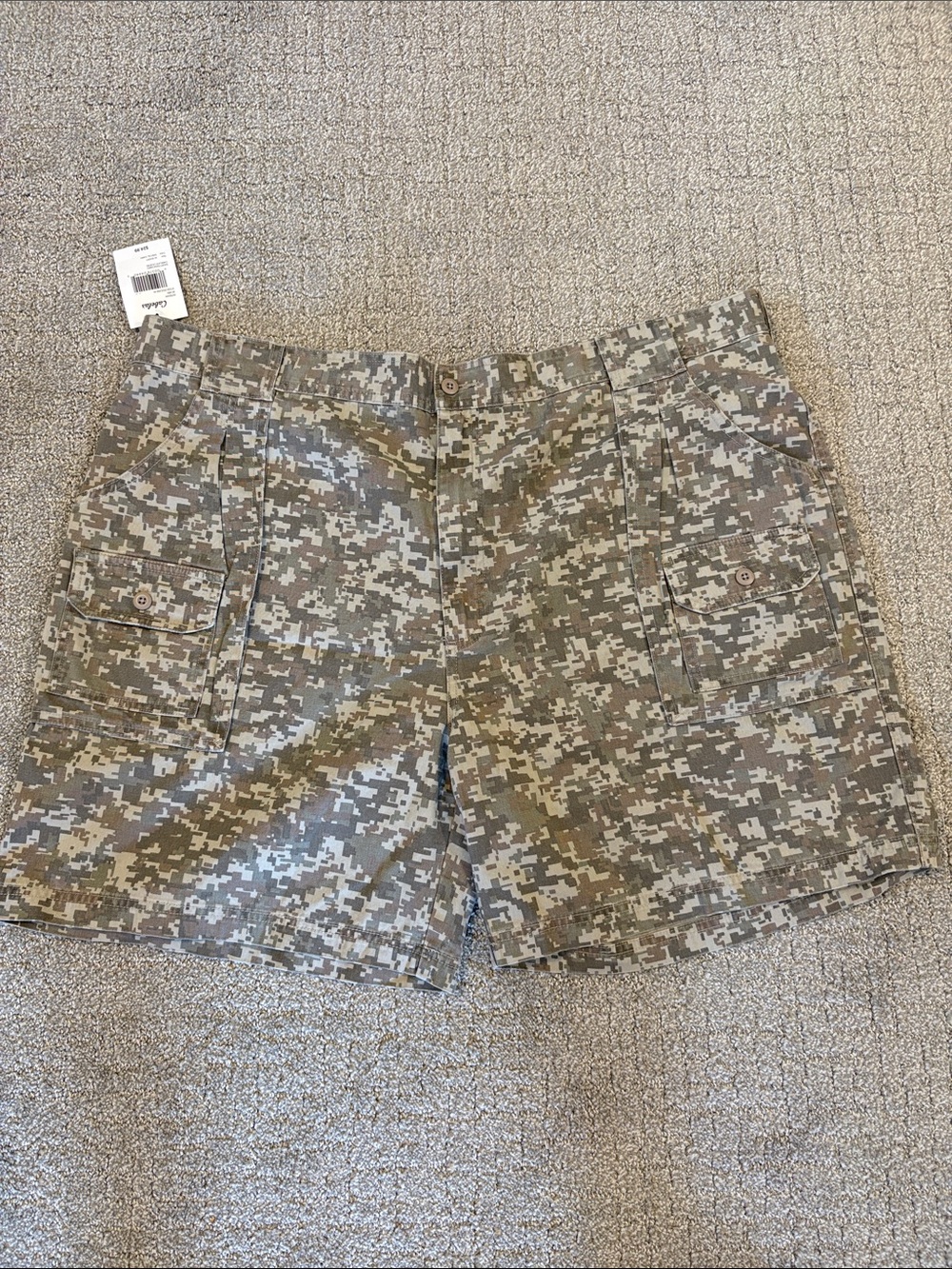 Cabela's Men’s 7-Pocket Hiker Shorts - Digital Camo